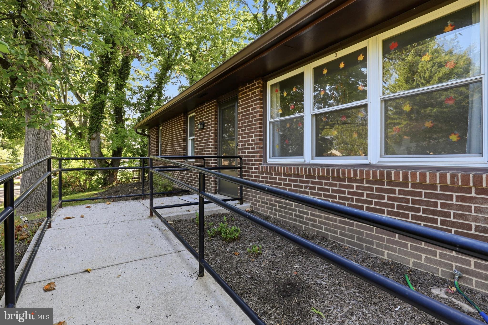 407 Johnson Road Horsham, PA 19044 - Photo 5 of 25 Gallery Image 5