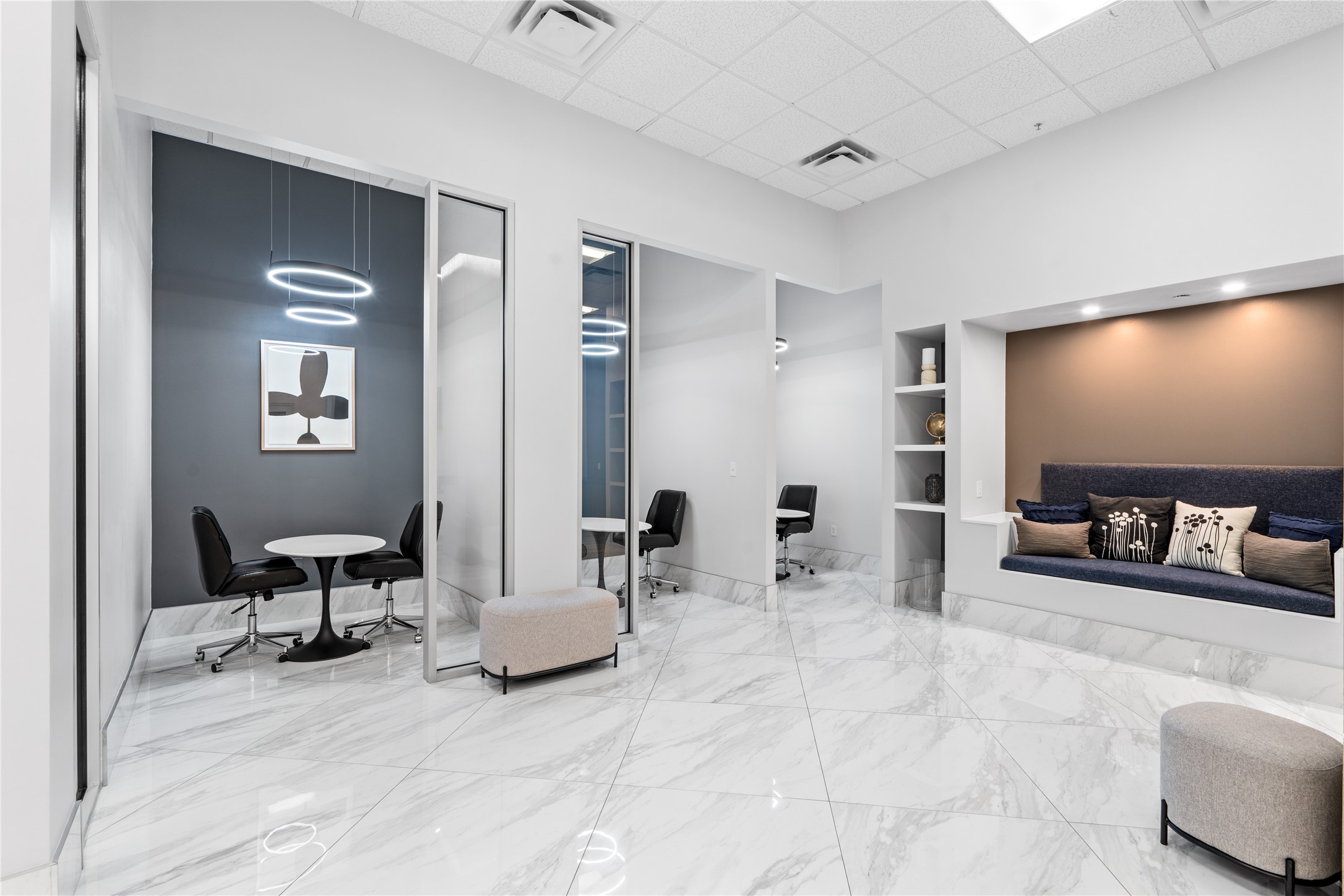 5925 Almeda Road, Unit 10806 Houston, TX 77004 - Photo 28 of 34 Study or work from home in the stations provided.