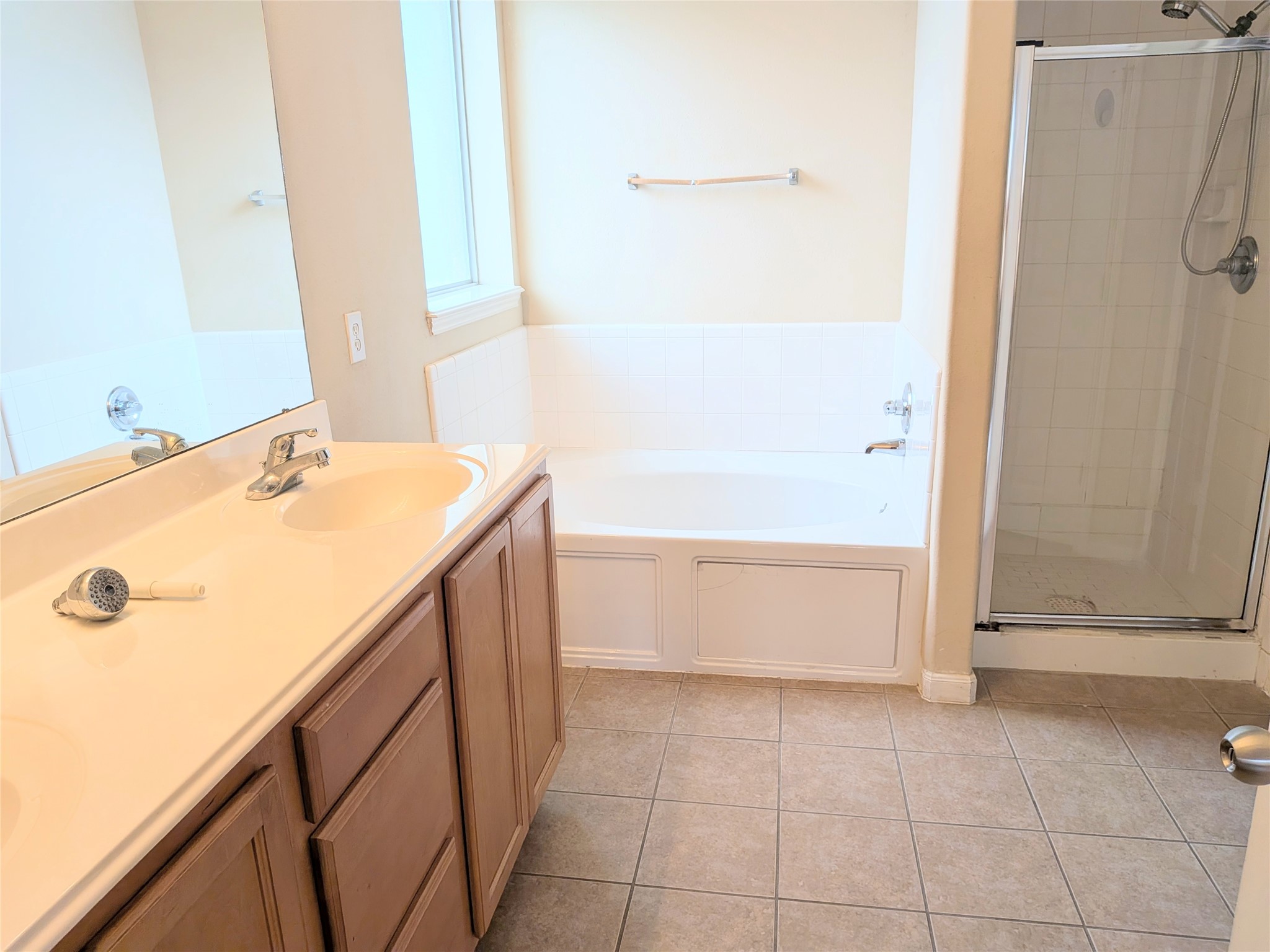 4911 Spring Showers Court Houston, TX 77084 - Photo 9 of 15 Master bath