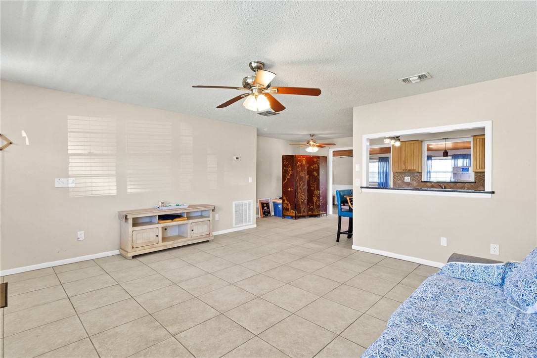 918 Bermuda Avenue Sebastian, FL 32958 - Photo 5 of 28