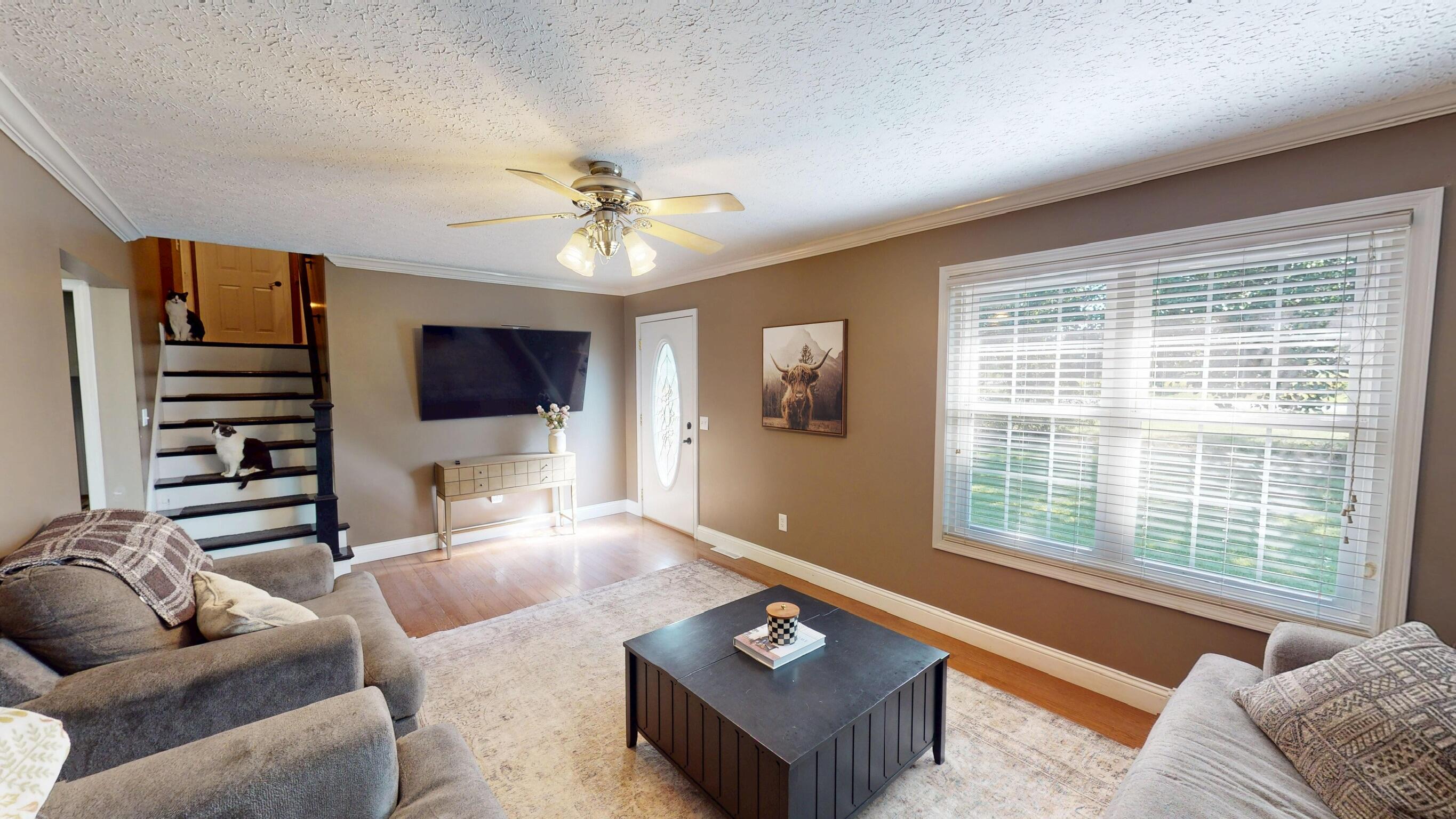 211 L L Hancock Road Columbia, KY 42728 - Photo 13 of 73 Living room