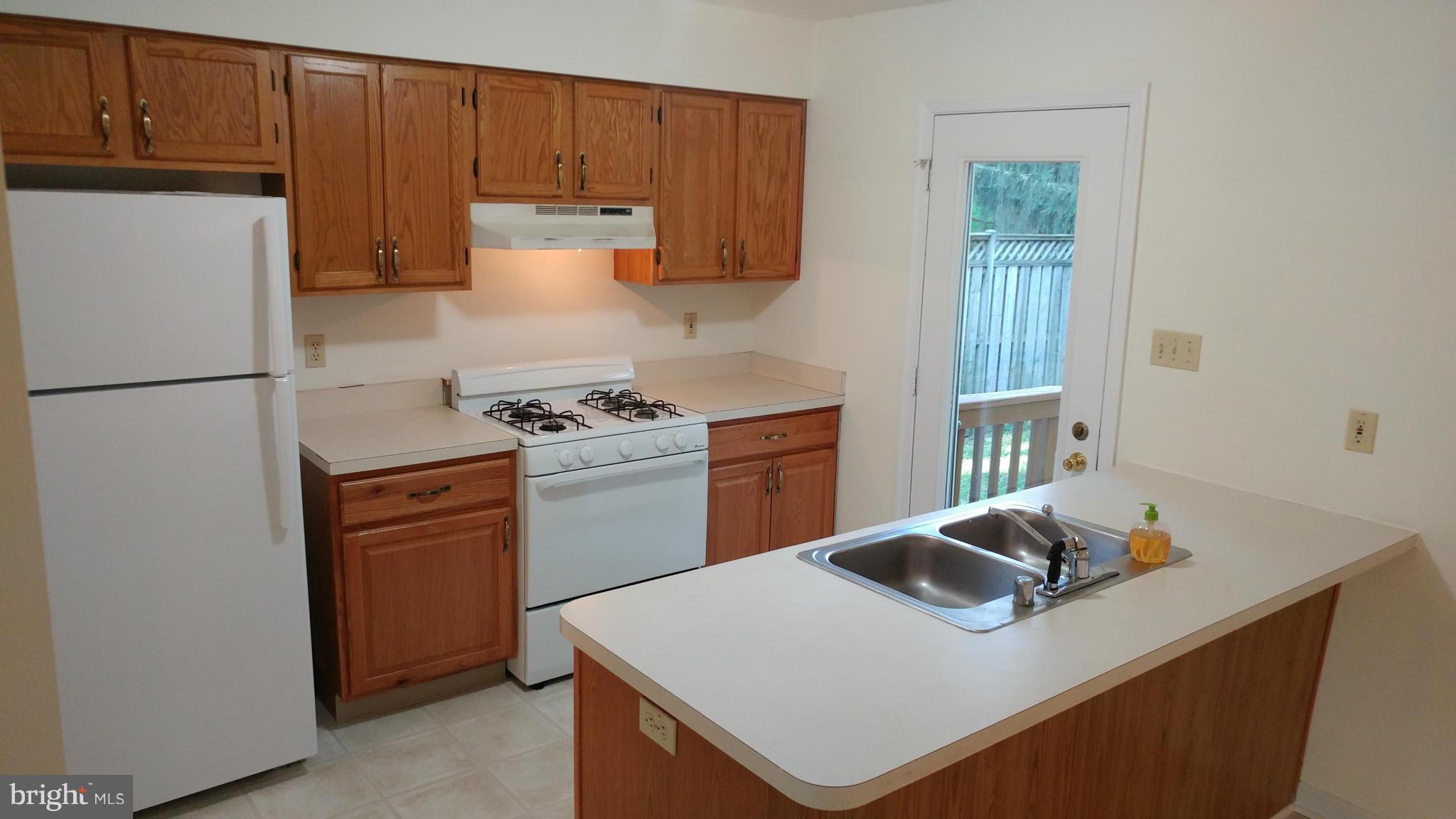 2435 Prentice Court Frederick, MD 21702 - Photo 11 of 25 Kitchen