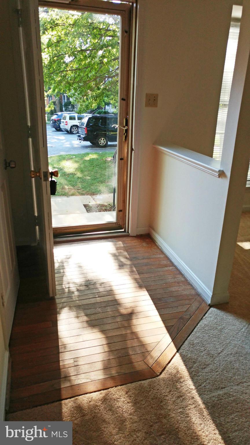 Oak floored entry foyer