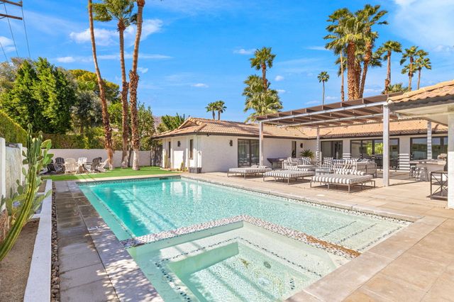 $2,495,000 | 505 North Camino Real, Palm Springs, CA 92262