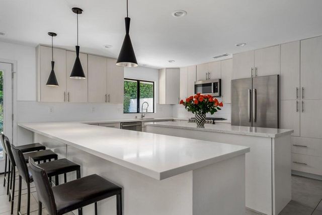 $2,495,000 | 505 North Camino Real, Palm Springs, CA 92262