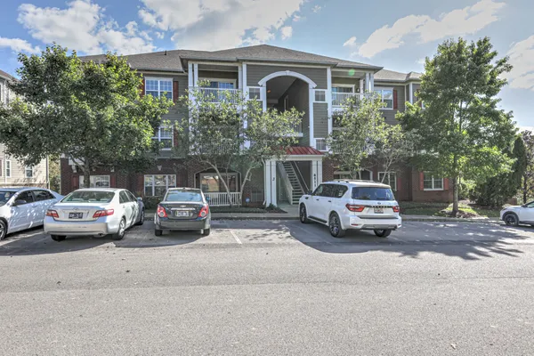 $1,450 | 8511 Burnham Lane, Unit J14, Nashville, TN 37211