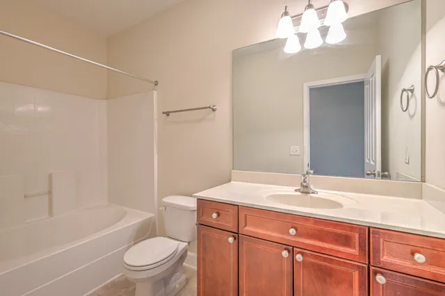 $1,560 | 8511 Burnham Lane, Unit J14, Nashville, TN 37211