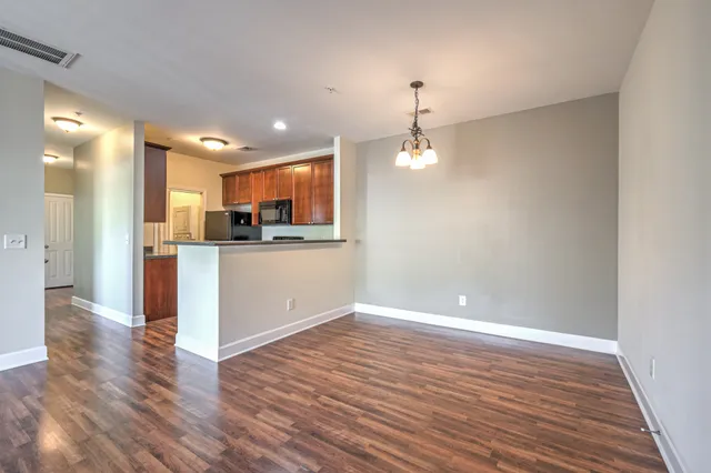 $1,560 | 8511 Burnham Lane, Unit J14, Nashville, TN 37211