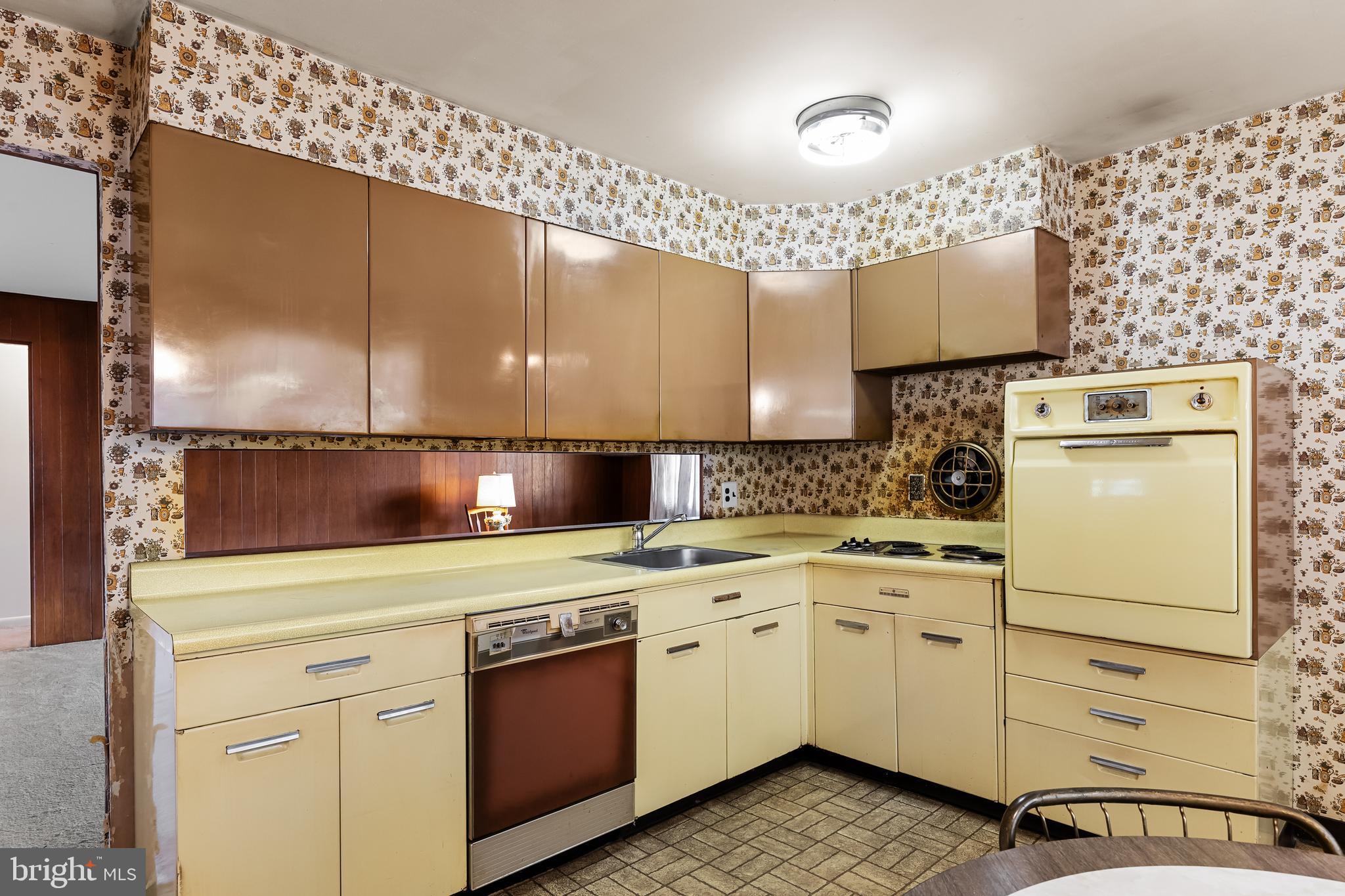 301 Juniper Drive Cherry Hill, NJ 08003 - Photo 10 of 28