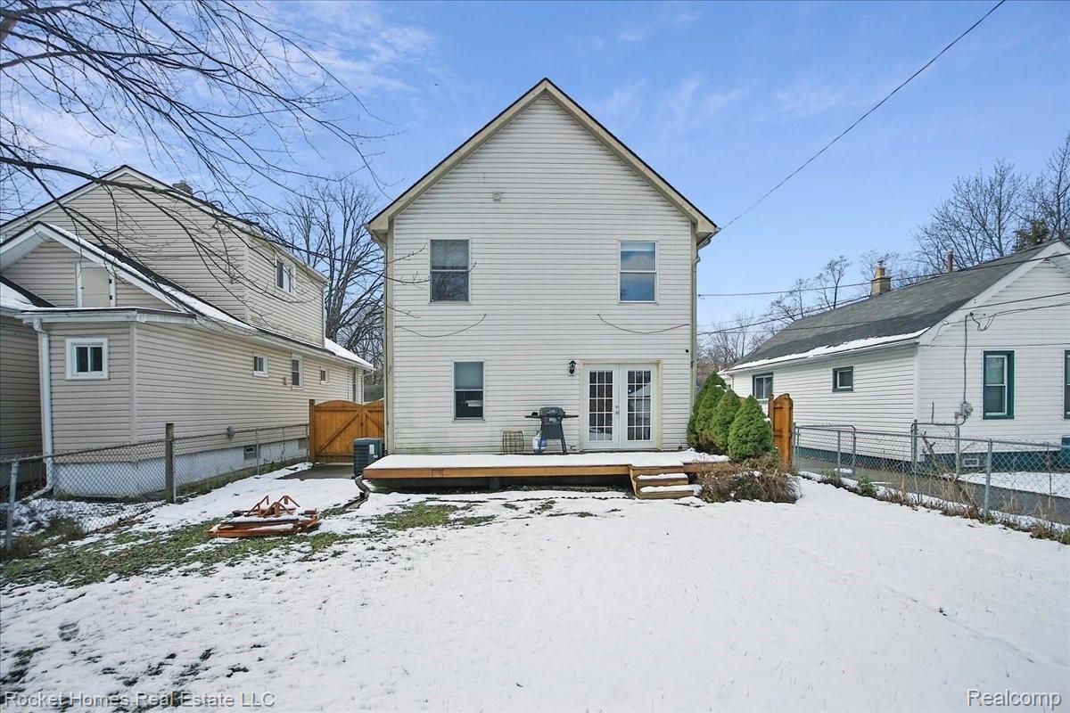 570 Stratford Road Ferndale, MI 48220 - Photo 29 of 32 29-Rear View.jpg