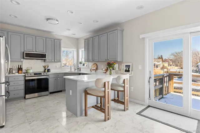 $6,500 | 65 Ocean Avenue, Bay Shore, NY 11706