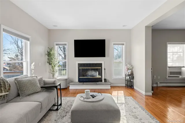 $6,500 | 65 Ocean Avenue, Bay Shore, NY 11706