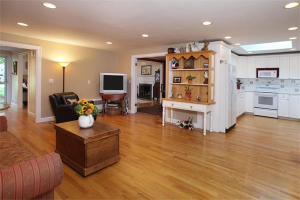27 Shirley Road Wellesley, MA 02482 - Photo 2 of 6