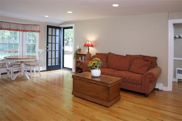27 Shirley Road Wellesley, MA 02482 - Photo 3 of 6