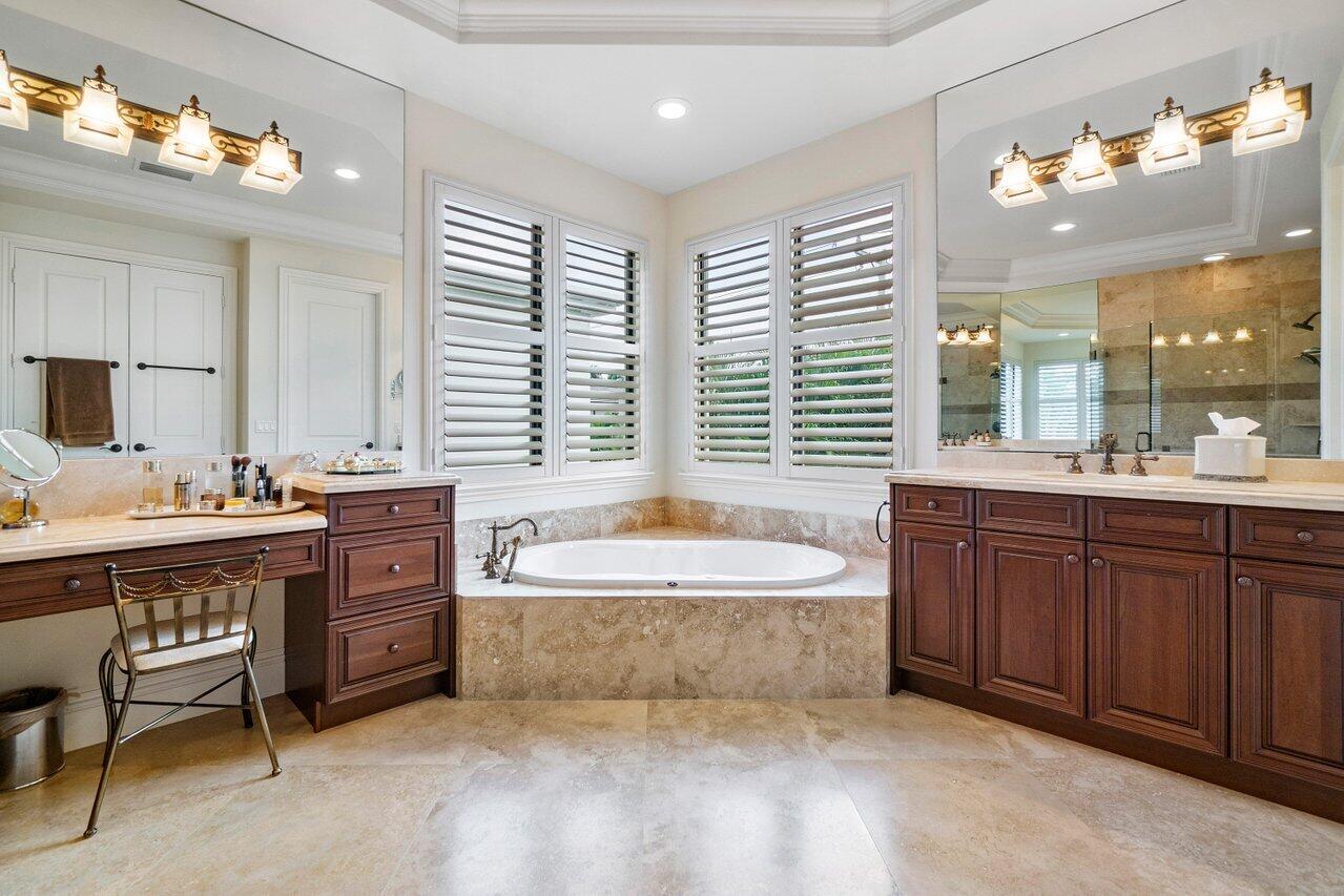 434 Northeast 7th Street Boca Raton, FL 33432 - Photo 20 of 40 primary bath