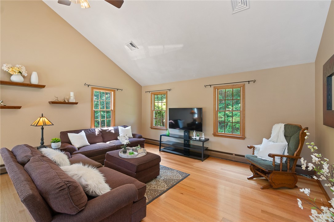 206 Pardon Joslin Road Exeter, RI 02822 - Photo 13 of 47 Rift and Quartered Solid Oak Flooring