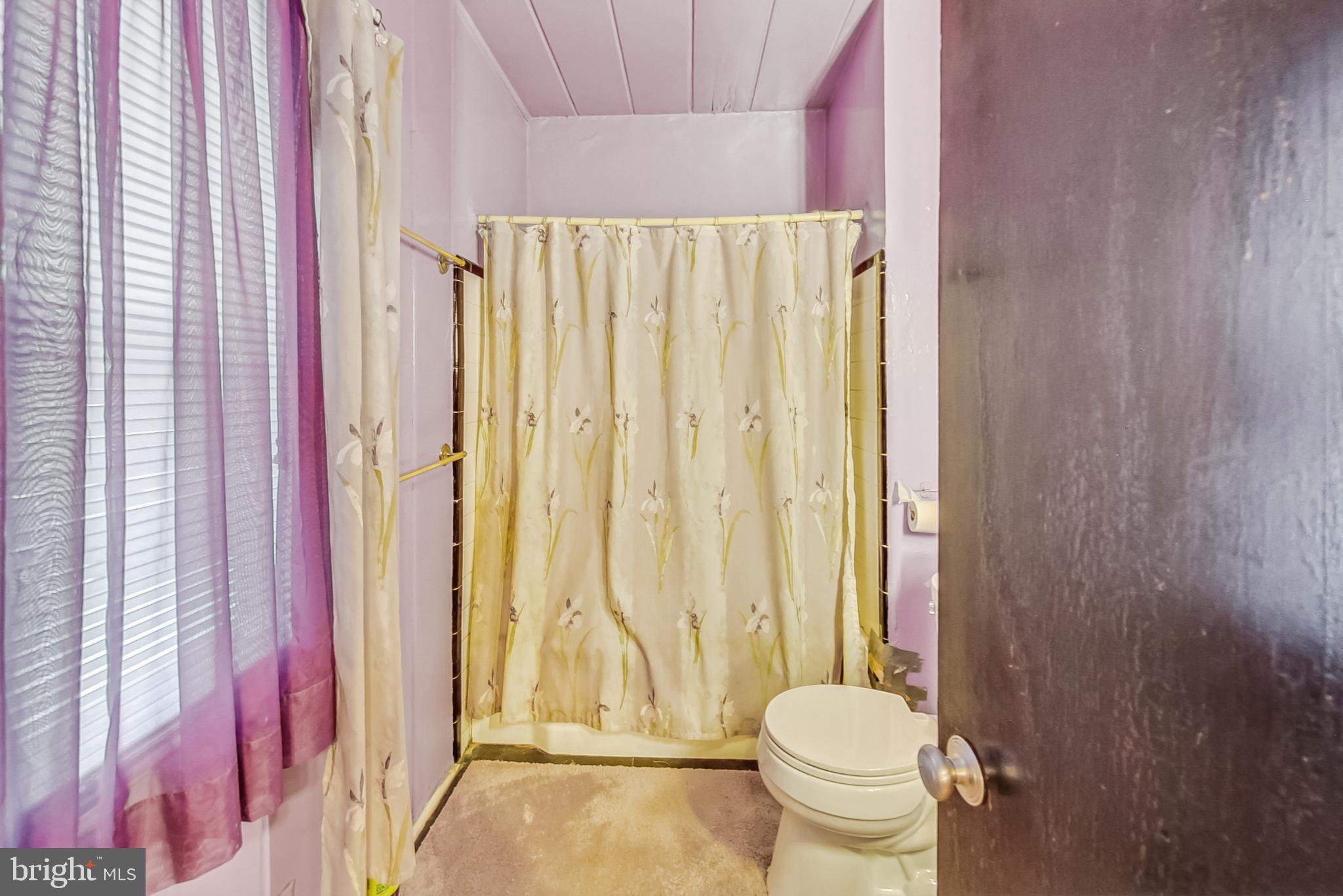 1420 Newton Street Northwest Washington, DC 20010 - Photo 9 of 25 1st Bath