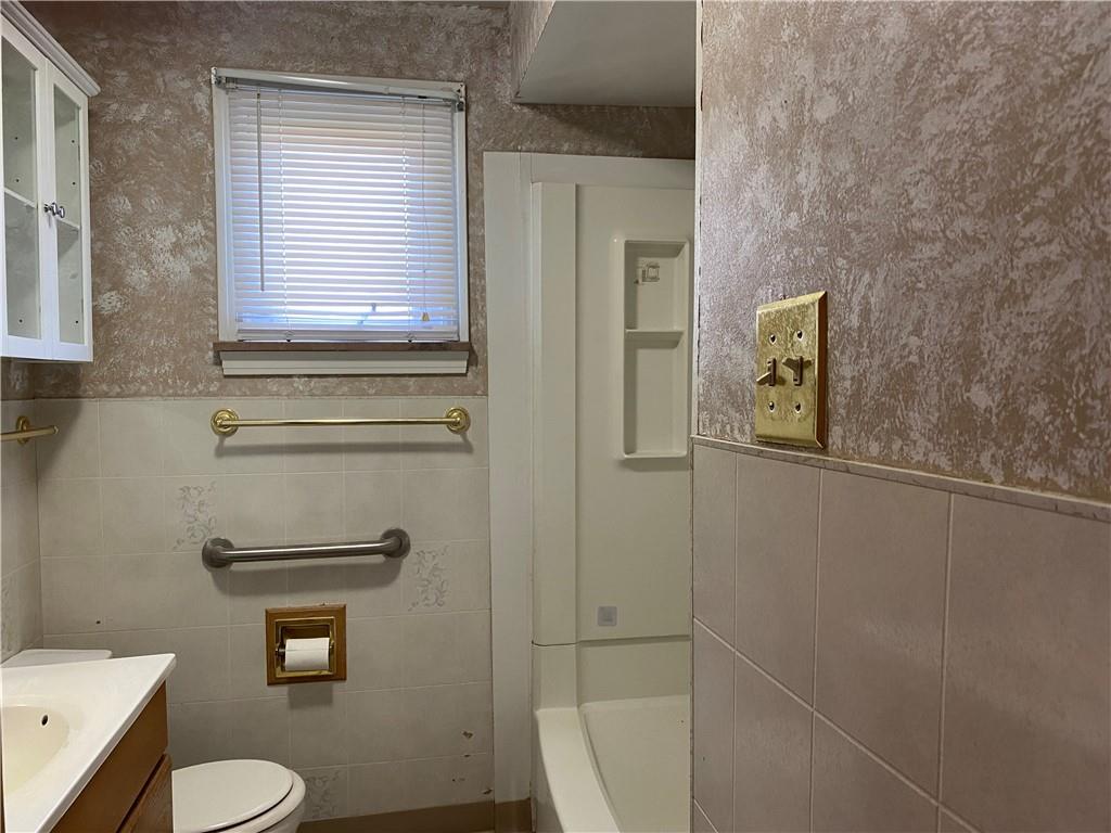 238 Donnell Road Lower Burrell, PA 15068 - Photo 14 of 22