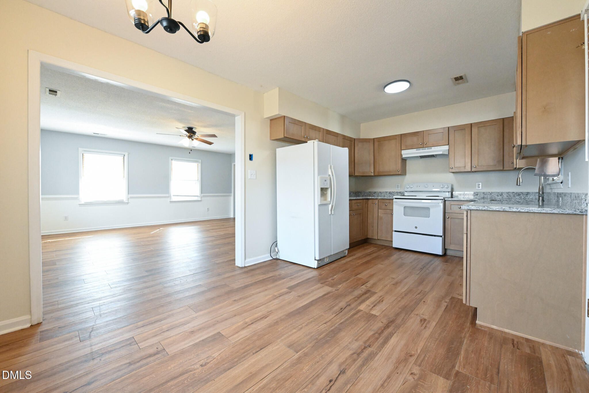 306 Chicopee Road Benson, NC 27504 - Photo 10 of 31 008