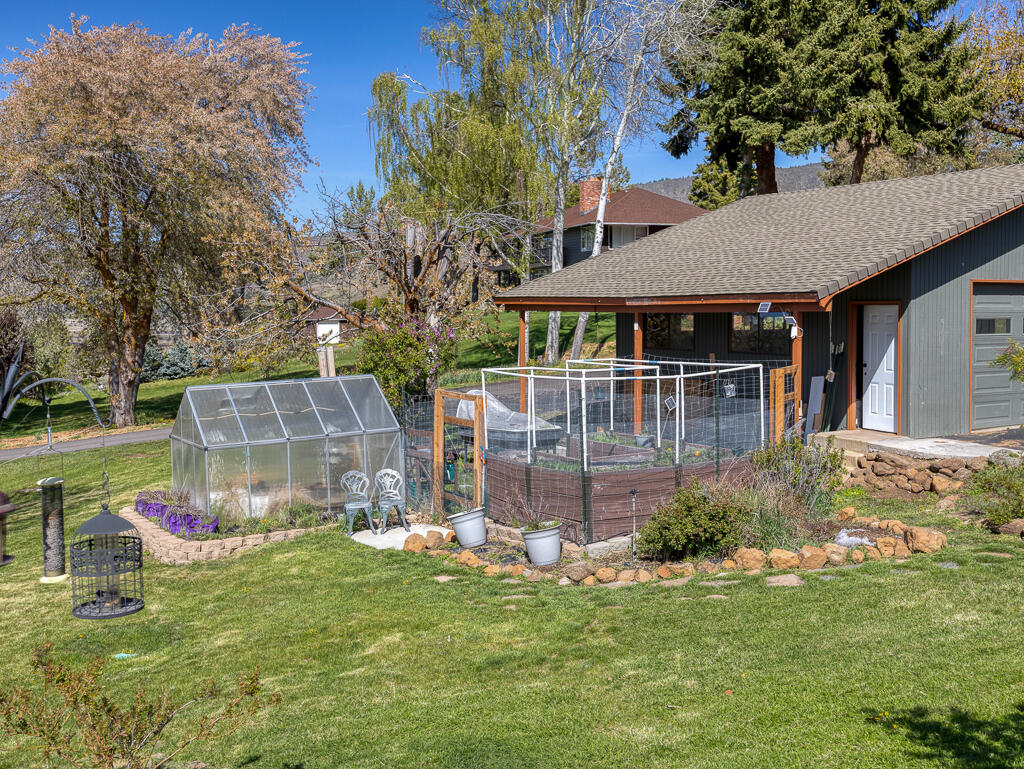 1662 Cove Point Road Klamath Falls, OR 97601 - Photo 17 of 71