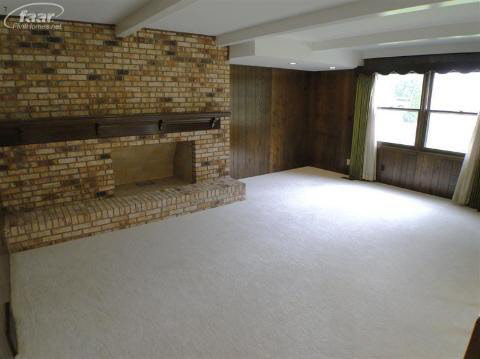 6373 Kings Pointe Road Grand Blanc, MI 48439 - Photo 10 of 19 20229895-9.JPG