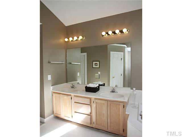 5124 Celbridge Place Raleigh, NC 27613 - Photo 16 of 25