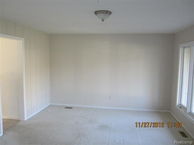 4045 Lincoln Road Bloomfield Hills, MI 48301 - Photo 6 of 9 diningRm.JPG