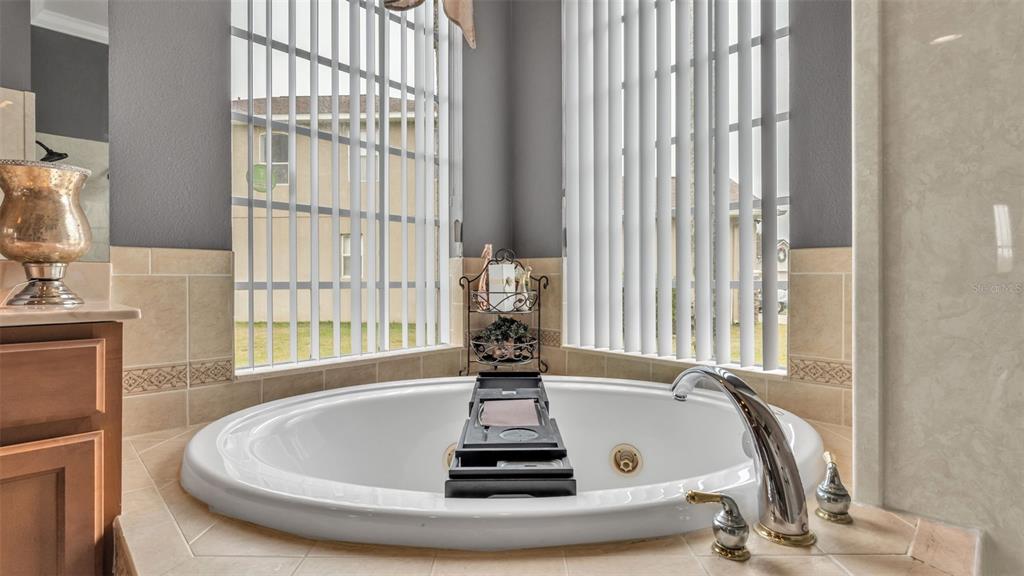 1210 Facet View Way Valrico, FL 33594 - Photo 35 of 76