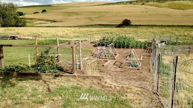 323 Whetstone Road Dayton, WA 99328 - Photo 13 of 25