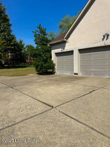 3108 Ridgemoor Court Prospect, KY 40059 - Photo 46 of 49 3 Car Garage