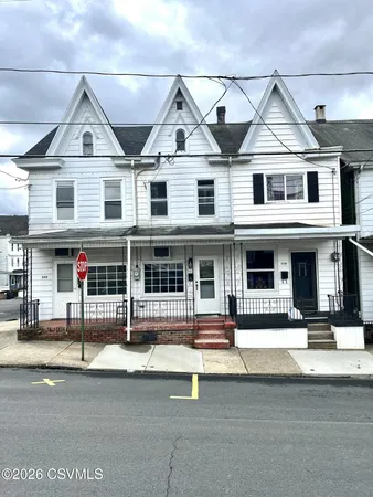 $950 | 202 West 4th Street, Mount Carmel, PA 17851