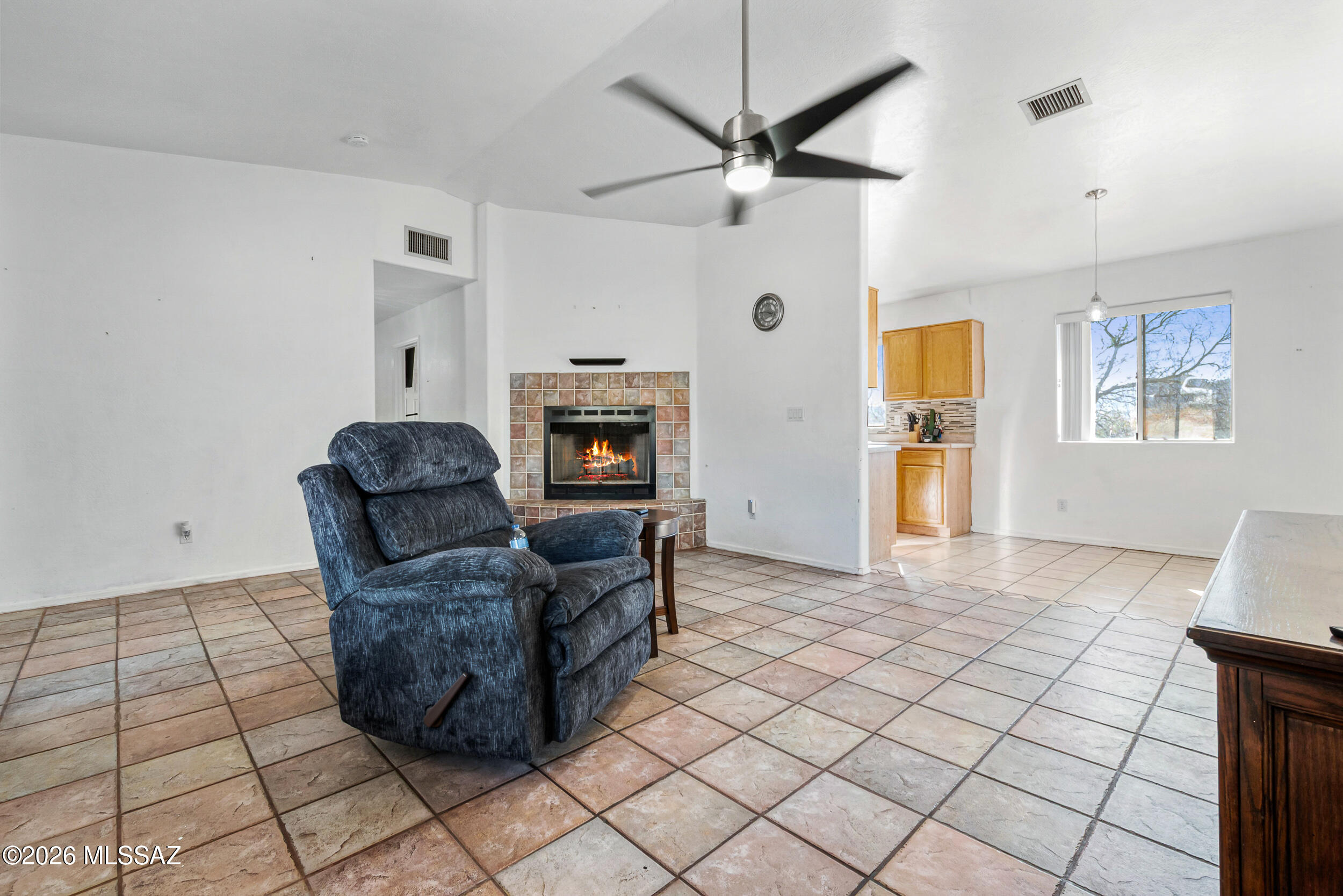1626 Canta Court Rio Rico, AZ 85648 - Photo 8 of 43 Living Room