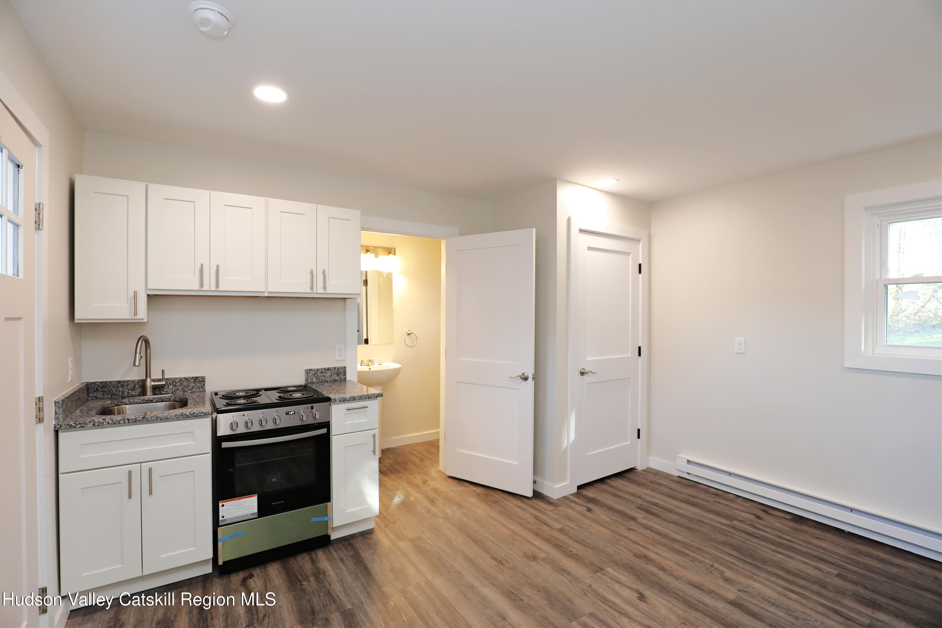 14311 Rte 9W New Baltimore, NY 12143 - Photo 10 of 42 27