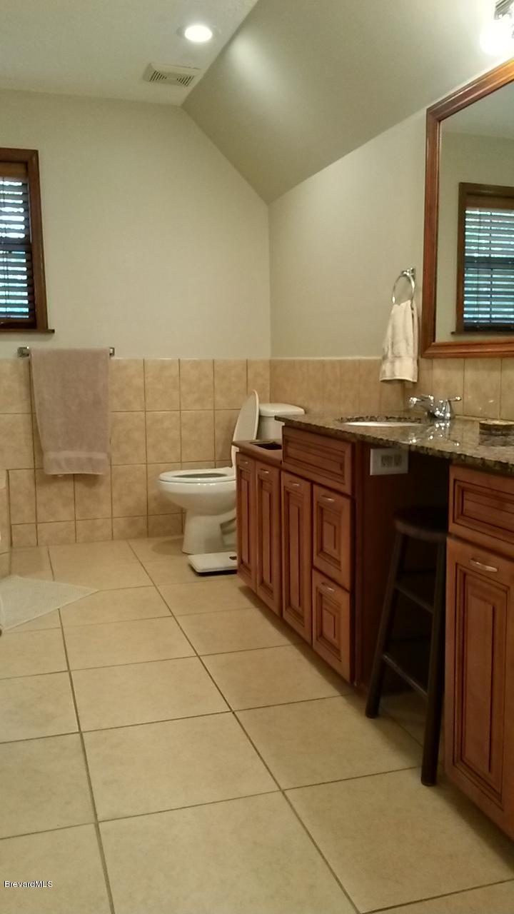 991 Sunswept Road Northeast Palm Bay, FL 32905 - Photo 20 of 40 20160402_095302_Richtone(HDR)