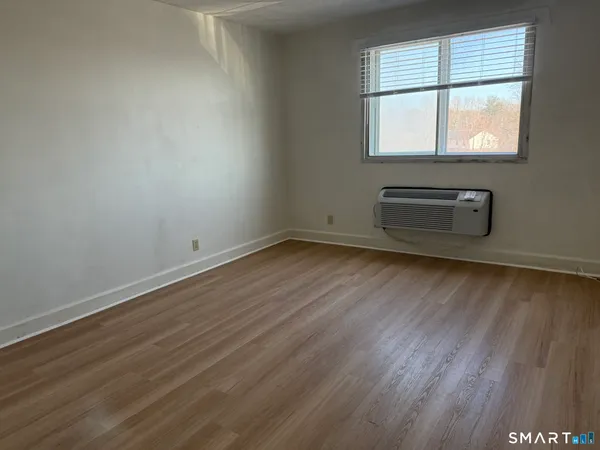 $185,000 | 120 Huntington Turnpike, Unit 202, Bridgeport, CT 06610