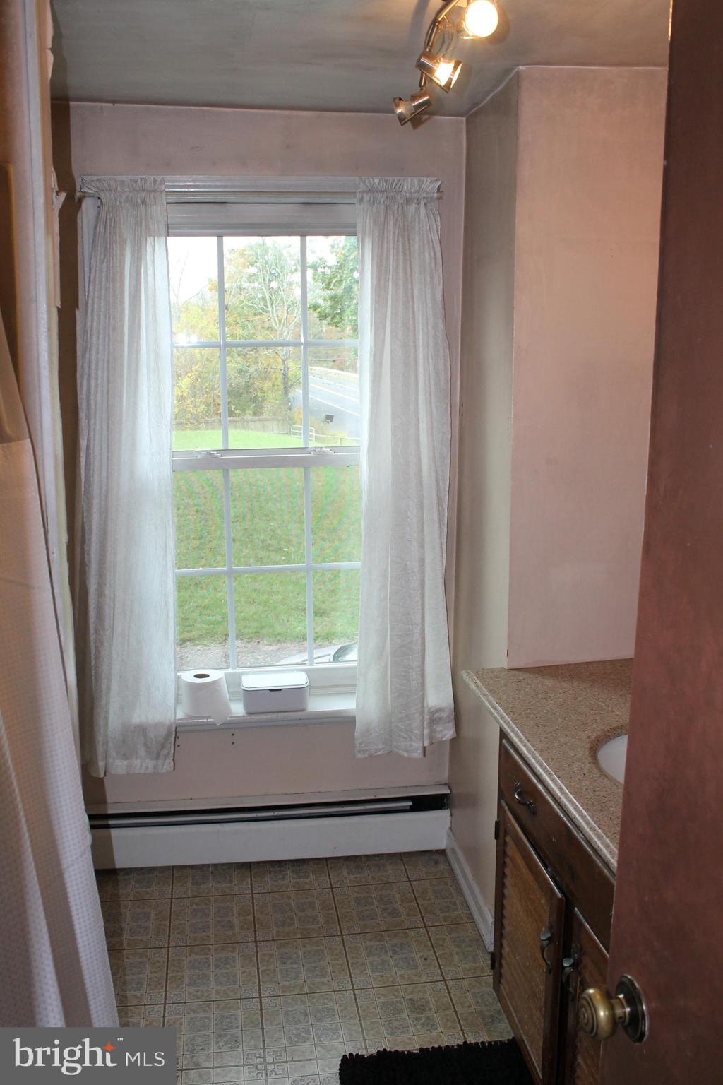 173 West Thatcher Road Quakertown, PA 18951 - Photo 11 of 20 Gallery Image 11