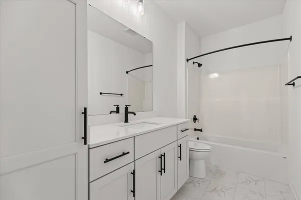 $685,900 | 1746 Whalen Drive, Oconomowoc, WI 53066