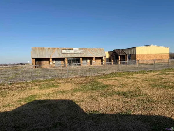 $300,000 | 814 Hospital Road, New Roads, LA 70760