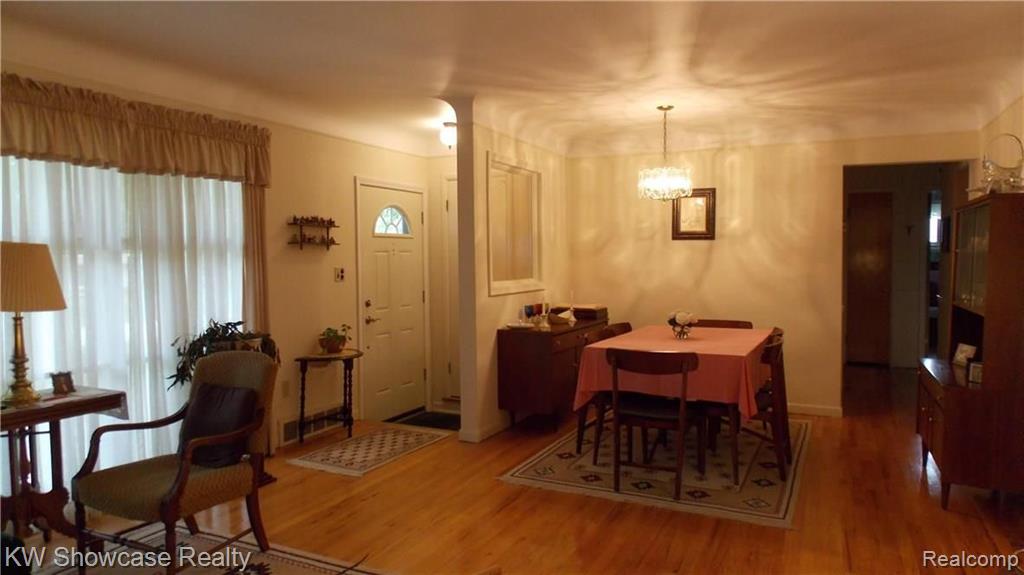 28109 Hawberry Road Farmington Hills, MI 48331 - Photo 9 of 26