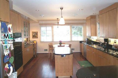 125 Merriweather Road Grosse Pointe, MI 48236 - Photo 6 of 9 852836-5.JPG