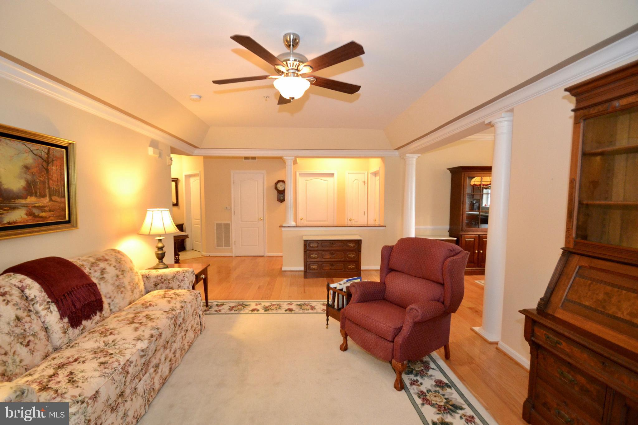 7335 Brookview Road, Unit 206 Elkridge, MD 21075 - Photo 4 of 37 LIving Room Area