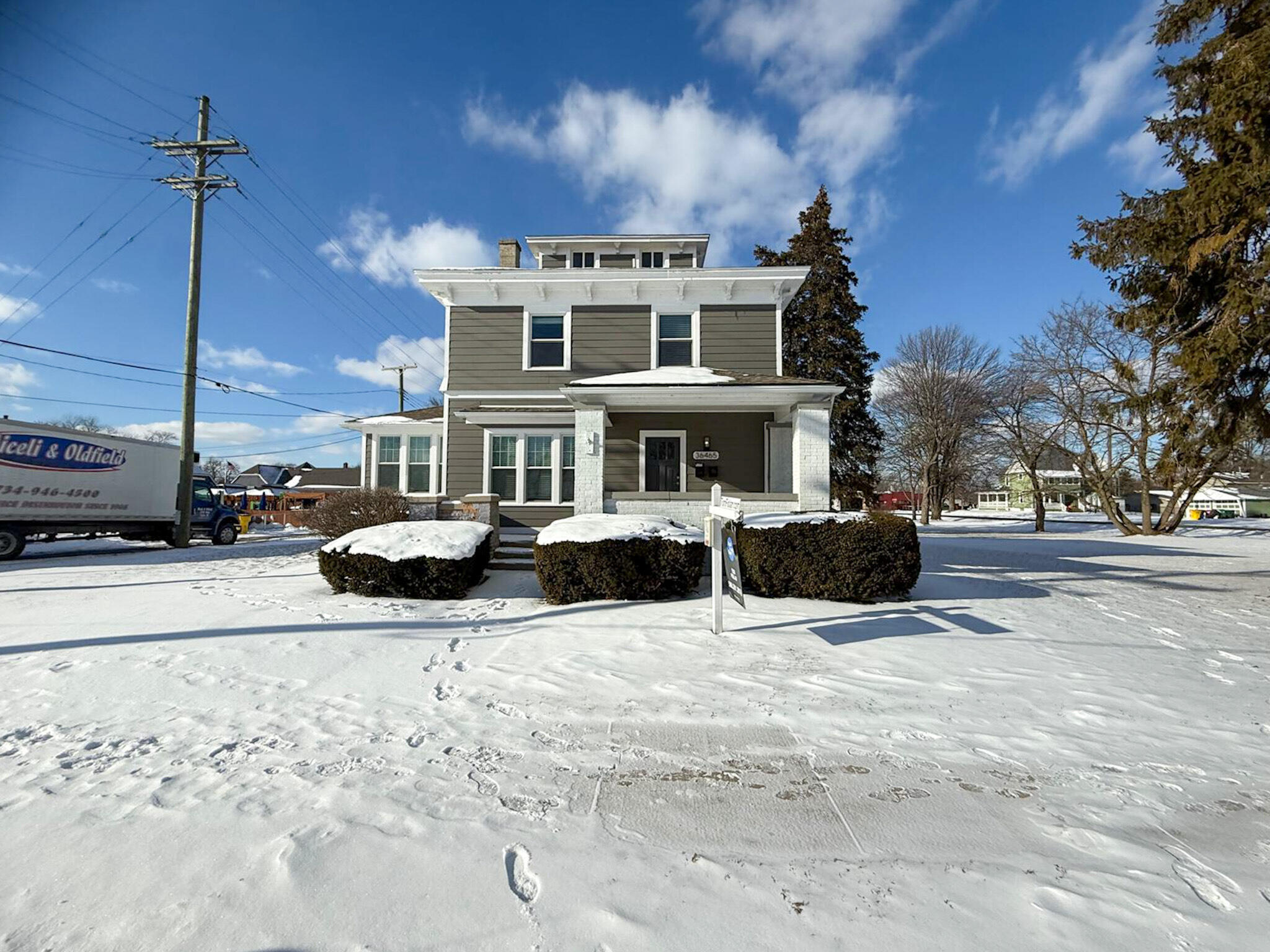36465 Main Street, Unit UPPR New Baltimore, MI 48047 - Photo 13 of 19 Exterior