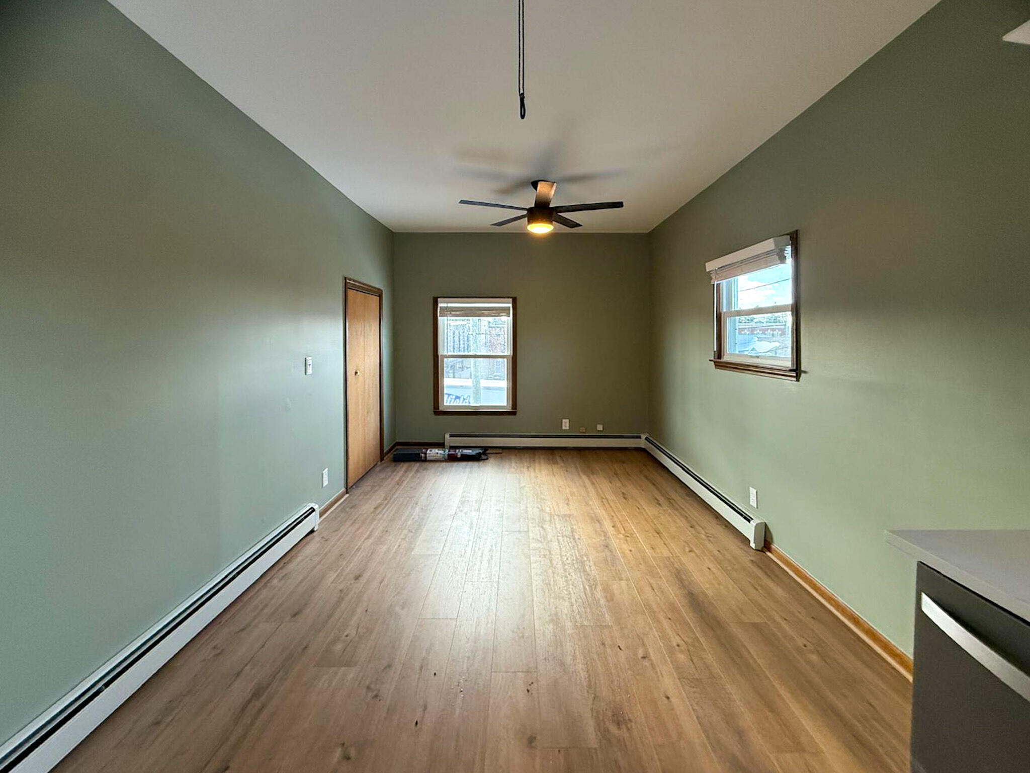 36465 Main Street, Unit UPPR New Baltimore, MI 48047 - Photo 2 of 19 Living Room