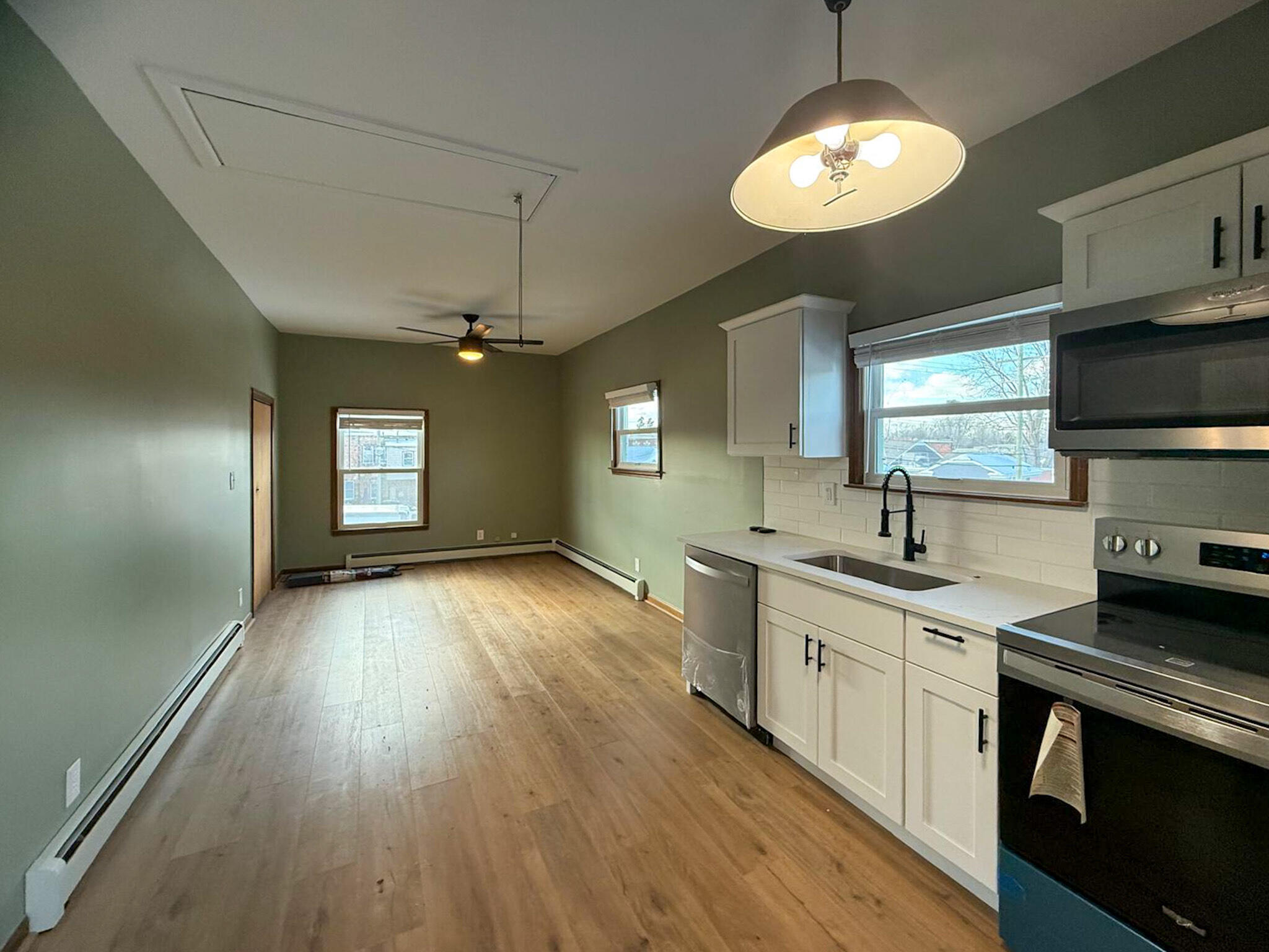 36465 Main Street, Unit UPPR New Baltimore, MI 48047 - Photo 3 of 19 Kitchen/Living room
