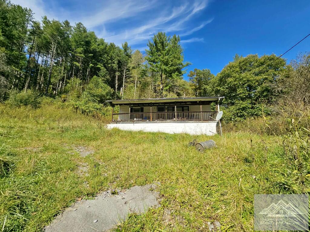 9575 Mud Fork Road Bluefield, VA 24605 - Photo 4 of 7 Gallery Image 4