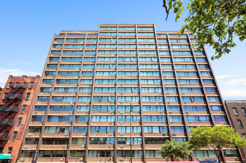 333 East 14th Street, Unit 9A Manhattan, NY 10003 - Photo 7 of 8 a front view of a building