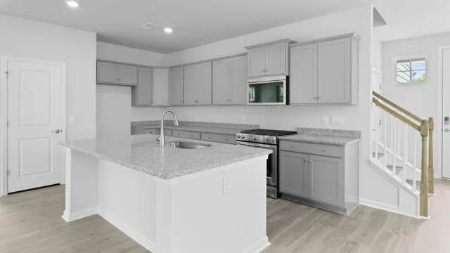 $479,900 | 194 East Pinckney Street, Summerville, SC 29485