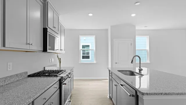 $479,900 | 194 East Pinckney Street, Summerville, SC 29485