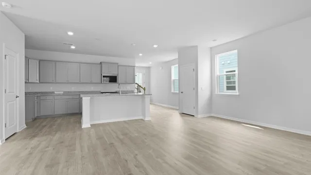 $479,900 | 194 East Pinckney Street, Summerville, SC 29485