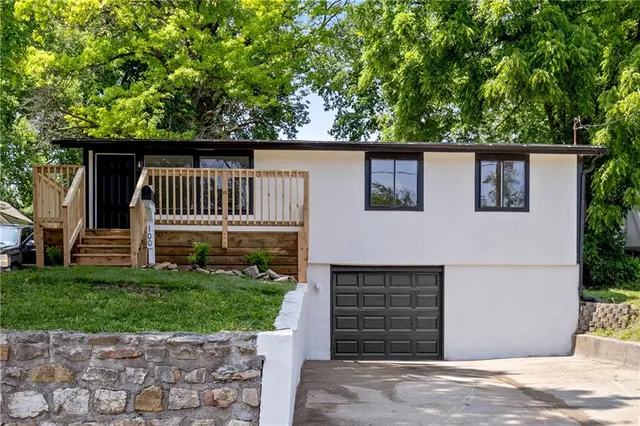 $1,800 | 100 Sheidley Avenue, Bonner Springs, KS 66012